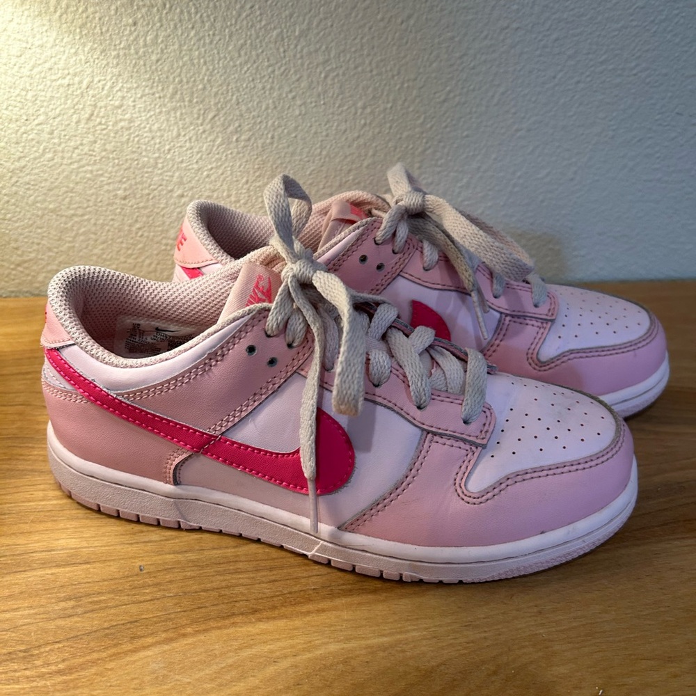 Pink kids Nike dunks